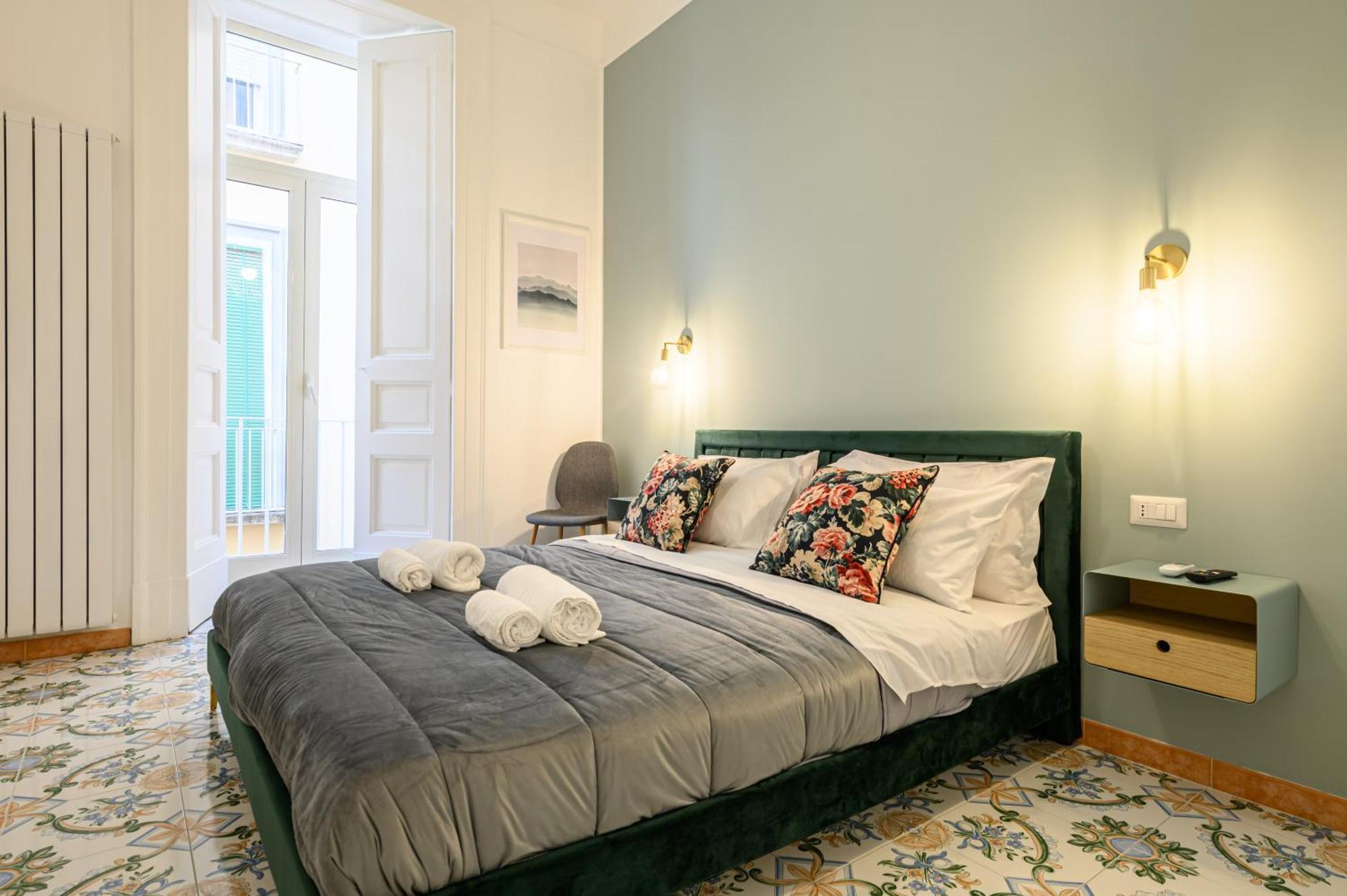 Guest House 121 Charming Apartment Napoli Eksteriør billede