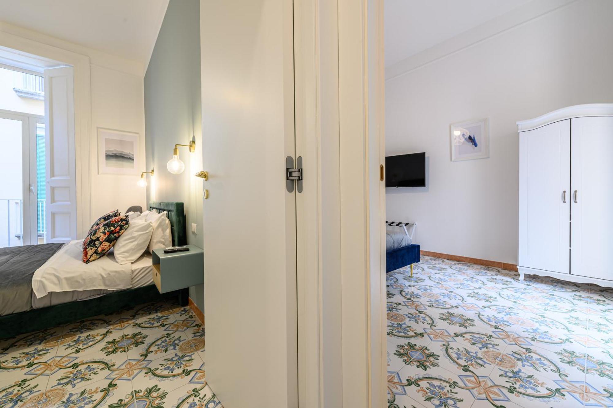 Guest House 121 Charming Apartment Napoli Eksteriør billede