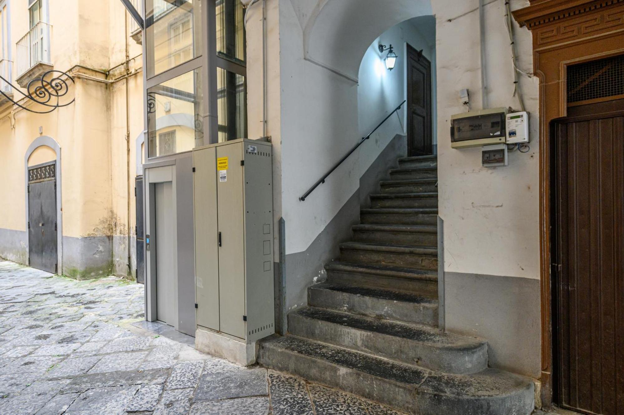 Guest House 121 Charming Apartment Napoli Eksteriør billede